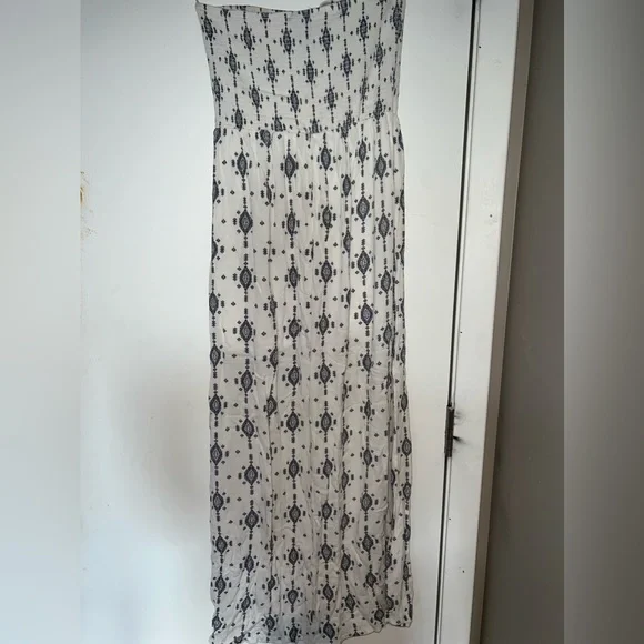 Maxi Dress with Slit - Picture 3 of 4